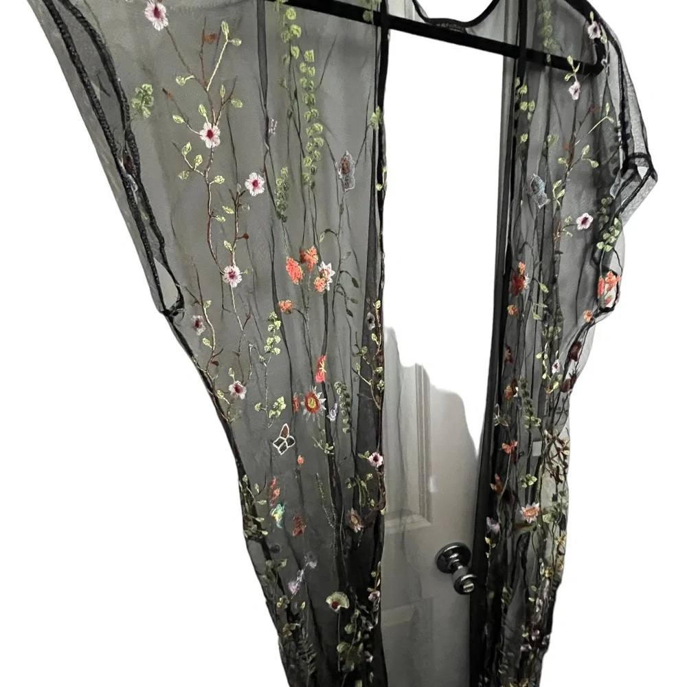 Sheer floral cover up - Picture 4 of 5